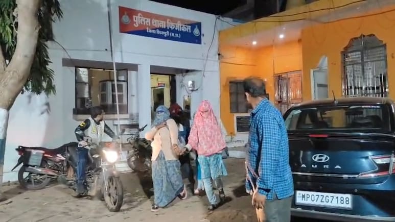 शादी का सपना दिखाकर ठगी का गोरखधंधा, मैट्रिमोनियल साइट और कॉल सेंटर के जरिए लगाया जा रहा था कुंवारों को चूना