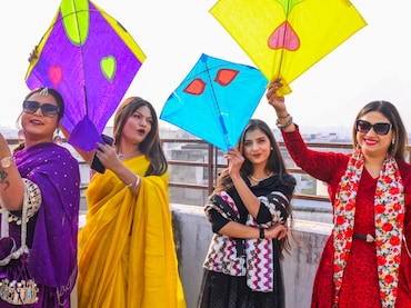 मकर संक्रांति 2026: कन्फ्यूज न हों! 14 को सूर्य बदलेंगे राशि पर 15 जनवरी को करें स्नान-दान