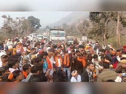 जुगाड़ गाड़ी पलटने से दर्दनाक हादसा, जयपुर-अलवर हाईवे पर बैठे लोग; 5 किमी लंबा जाम