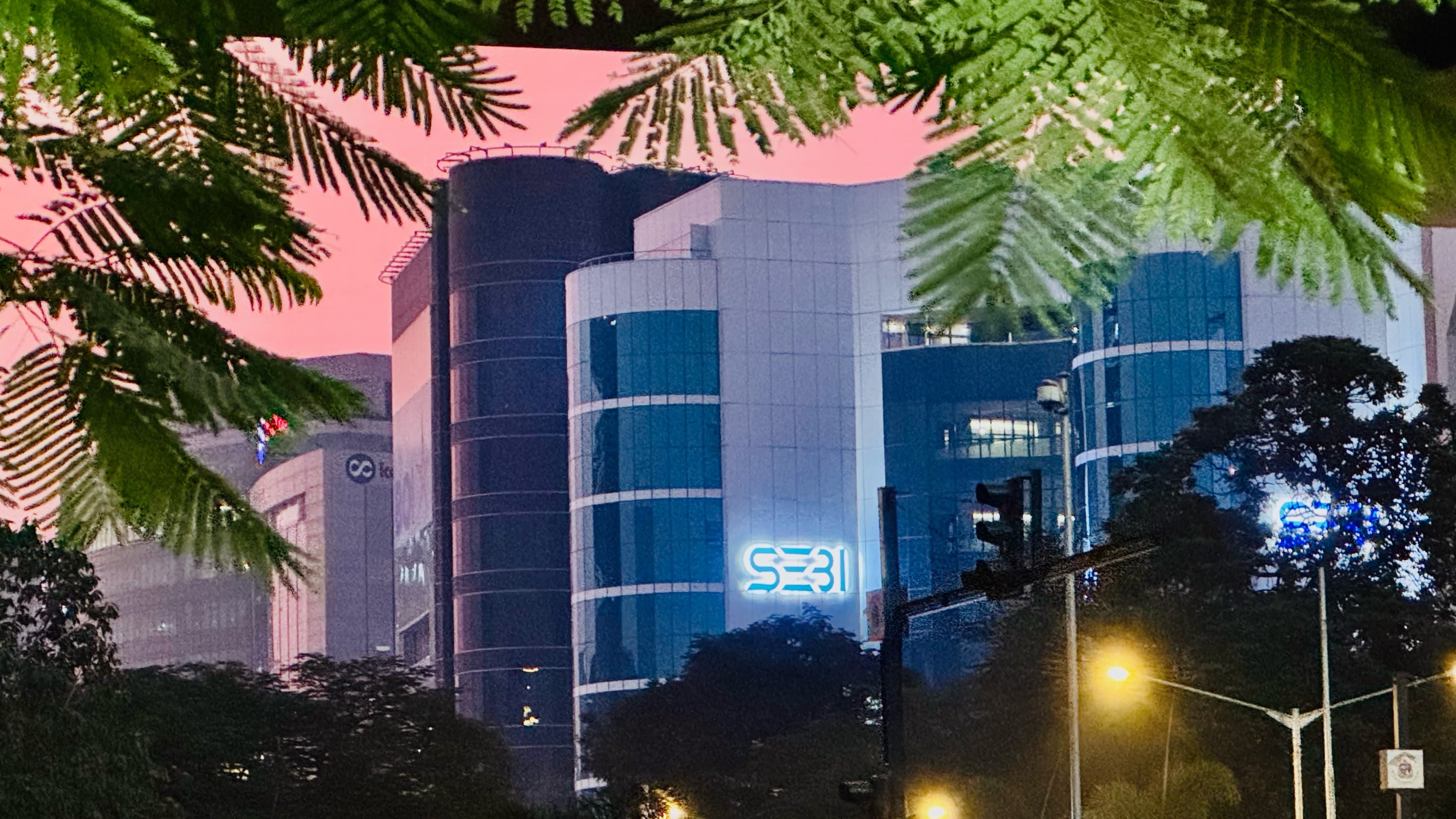 SEBI Board Meet On Sept 12 &mdash; Minimum Public Shareholding Norms, AIF Entry Rules In Focus
