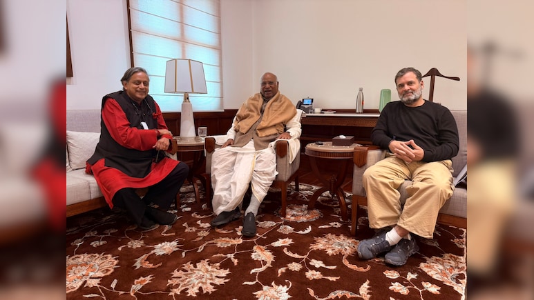 कल 'मन' मिले और आज राहुल की तारीफ में थरूर के कसीदे... समझिए इस 'पॉलिटिकल टर्न' के पीछे की कहानी