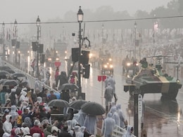 दिल्ली में रिकॉर्ड 8 डिग्री तक गिरा पारा, पहाड़ों पर बर्फबारी और मैदानों में बारिश से लौटी ठंड