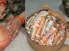 चिमटे से महिला ने तोड़ी गुल्लक, अंदर निकला इतना Cash देखकर हैरान रह गए लोग