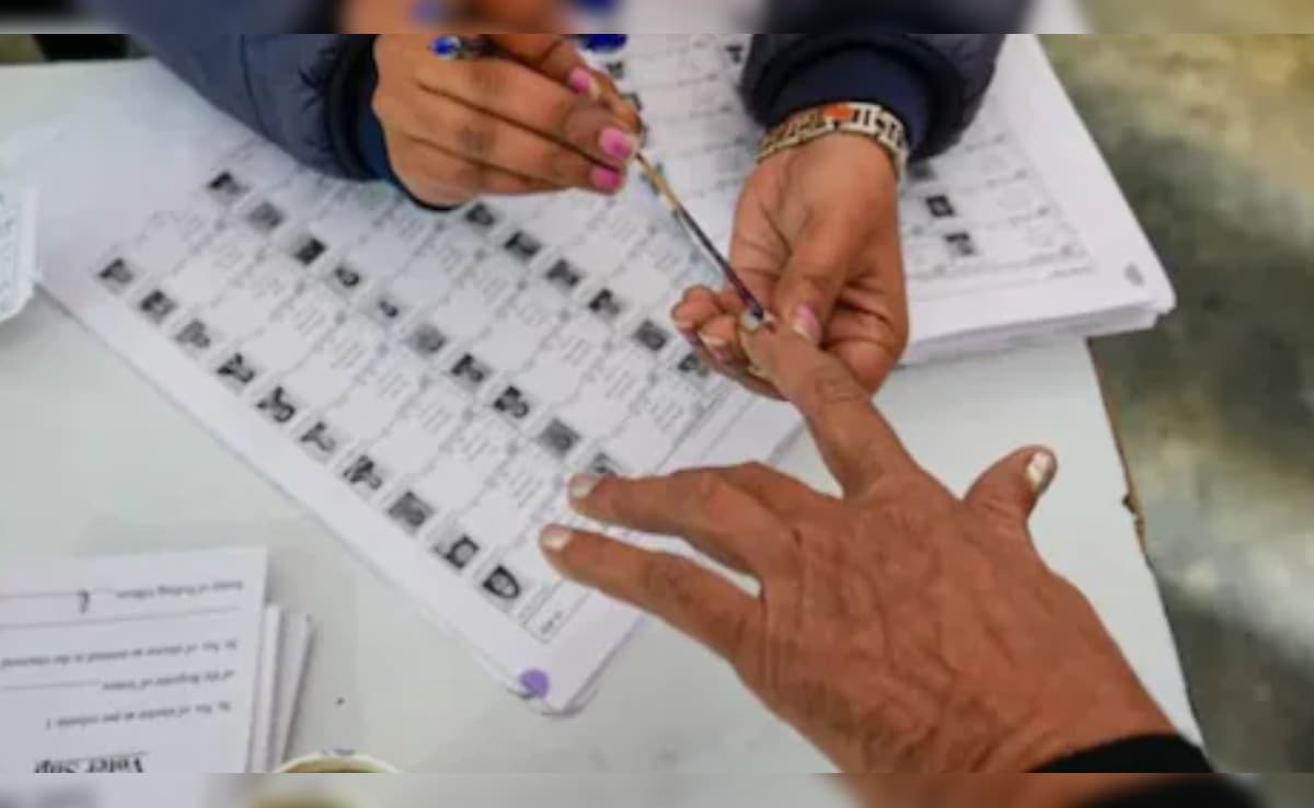 SIR में नाम कट जाए तो घबराने की जरूरत नहीं! इस आसान तरीके से बने उत्तर प्रदेश के वोटर, बस इन डॉक्यूमेंट्स की है जरूरत