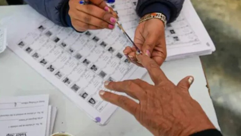 SIR में नाम कट जाए तो घबराने की जरूरत नहीं! इस आसान तरीके से बने उत्तर प्रदेश के वोटर, बस इन डॉक्यूमेंट्स की है जरूरत