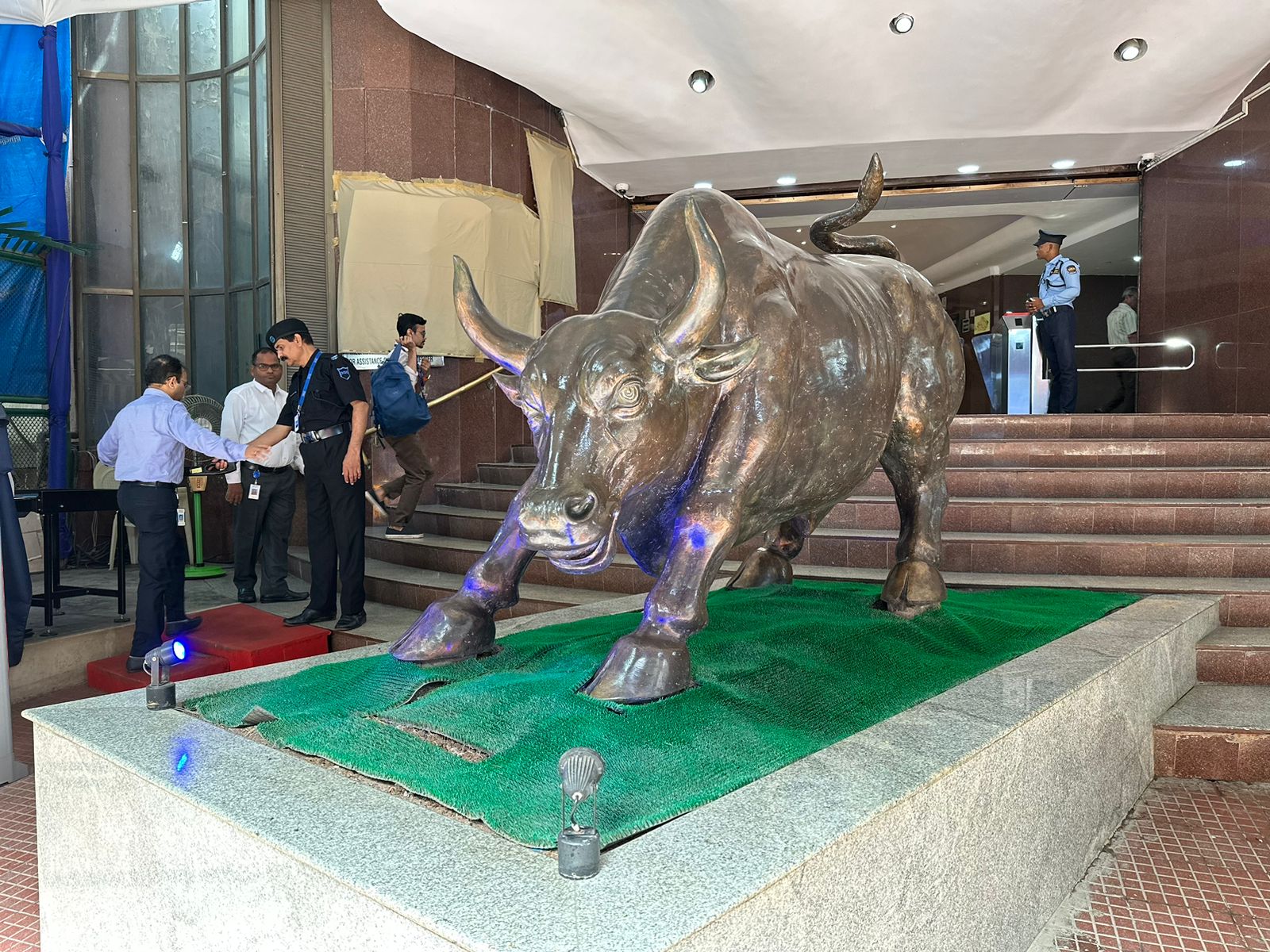 Investors Wealth Rises By Rs 4.97 Lakh Crore In Morning Deals As Markets Rally