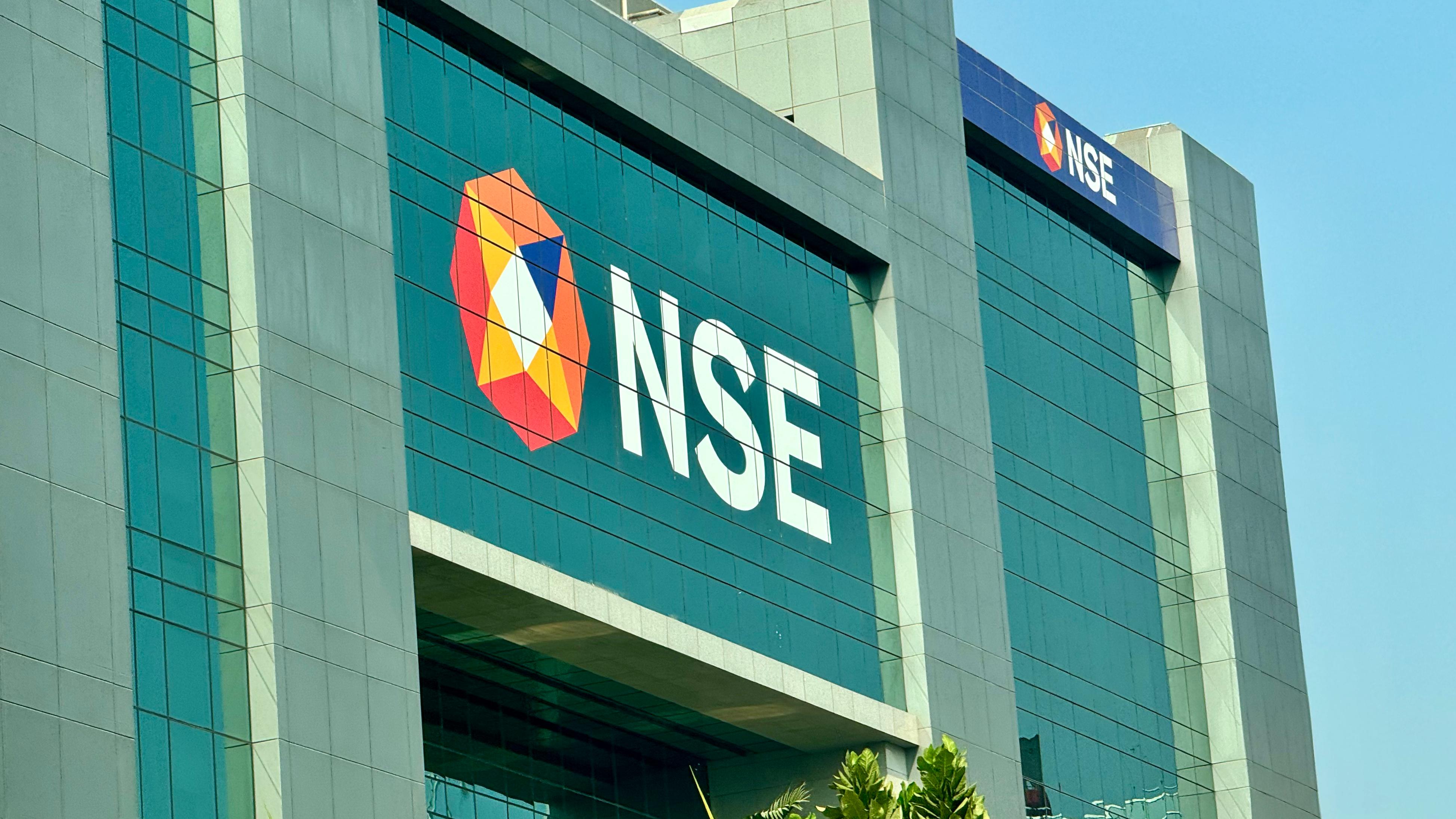 Stock Market Today: Nifty, Sensex End Lower Despite Bouncing Back From Day's Lows; HDFC Bank, RIL Shares Fall