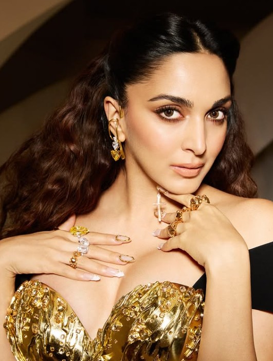 कियारा आडवाणी ने पहली बार दिखाई बेटी की झलक, क्यूटनेस देख पिघल जाएगा दिल