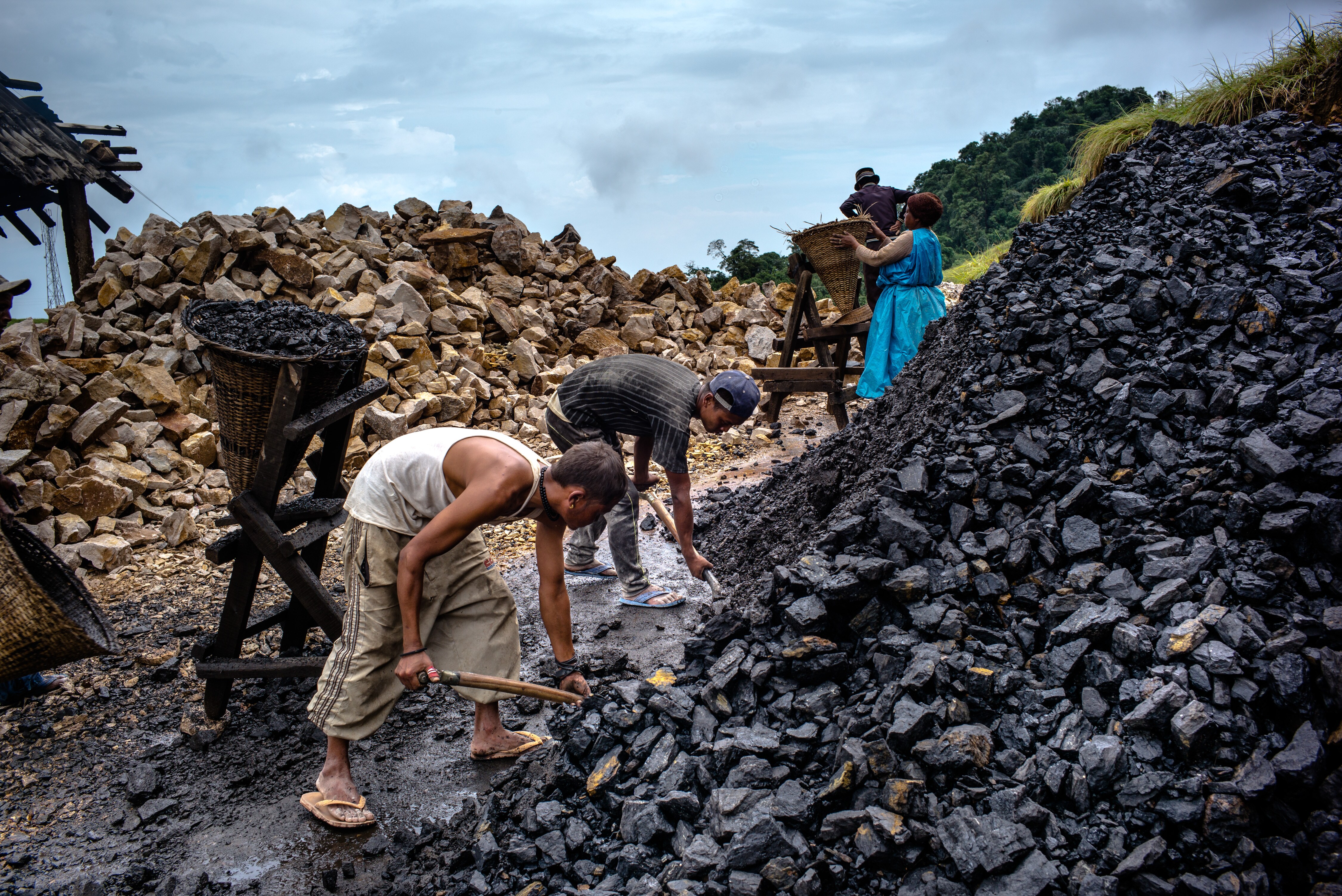 Coal India&rsquo;s Shipments Fall First Time In Two Years