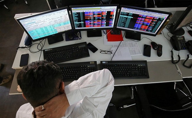 Sensex, Nifty Decline For Second Straight Day Dragged By RIL, HDFC Bank