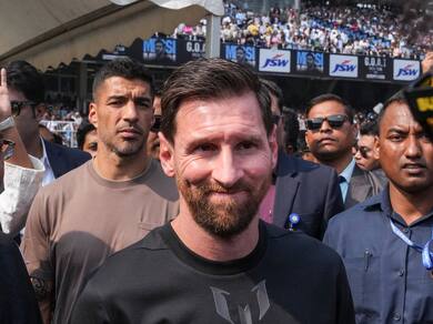 Lionel Messi India Tour 2025: Hyderabad Event Concludes After Short Skill Display; Crowds Go Loud