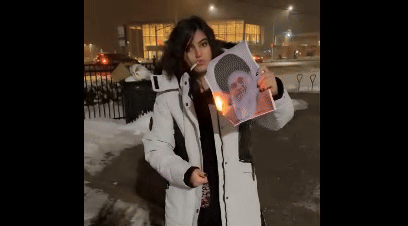 ईरानी लड़कियों के सीने में जलती है एक आग