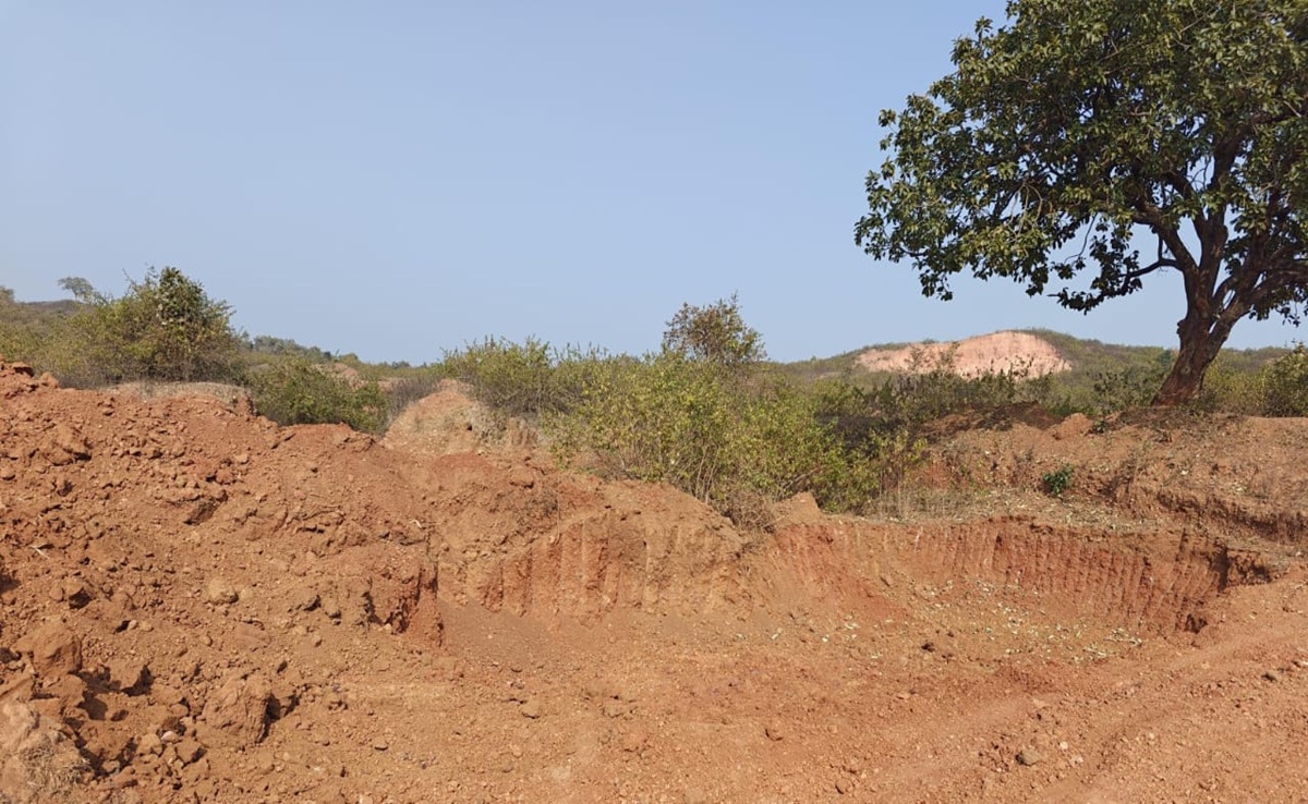 Illegal Mining: खनन माफियाओं का कहर; MP के सिद्धा पर्वत में माइनिंग पर बैन के बाद भी 650 टन की अवैध खुदाई