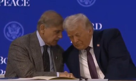 'बोर्ड ऑफ पीस' के बहाने अमेरिकी राष्ट्रपति ट्रंप से नजदीकियां बढ़ाते नजर आए शहबाज शरीफ