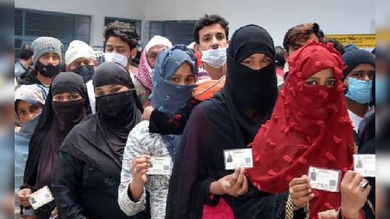 UP SIR: संभल में सबसे ज्यादा 20%, अलीगढ़ से रामपुर तक मुस्लिम बहुल 12 जिलों में वोटरों पर जमकर चली कैंची