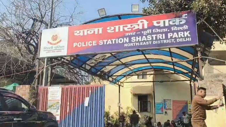 बर्बरता की इंतहा... दिल्ली में 11 साल के बेटे को सौतेले पिता ने दी दर्दनाक मौत,  क्षत-विक्षत शव का VIDEO भी बनाया