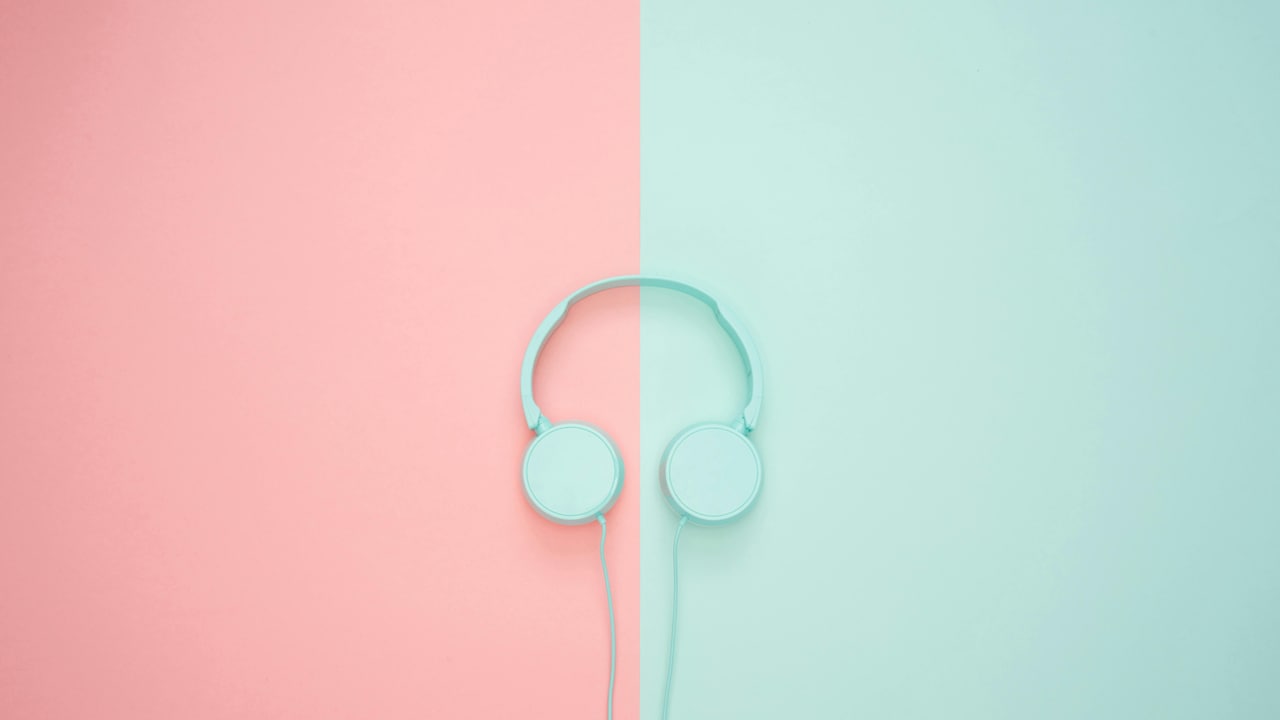 Explore 10 things that can help you decide between wired and wireless headphones