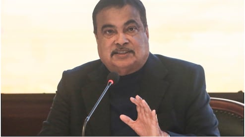 145 मौतों के बाद नितिन गडकरी ने बदले नियम, अब 'कस्टम-मेड' नहीं, केवल 'फैक्ट्री-सर्टिफाइड' होंगी स्लीपर बसें