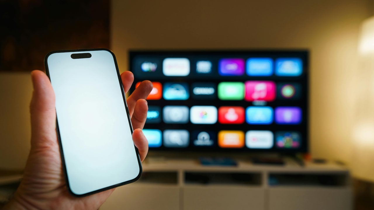 Smart TV Lagging or Frozen? Hidden Settings That Slow Down Performance