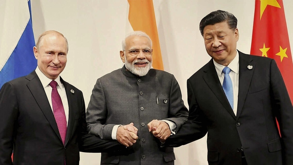 'Should Send A Chill Down Every American&rsquo;s Spine': US Journalist Reacts To PM Modi&rsquo;s Photo With Xi, Putin