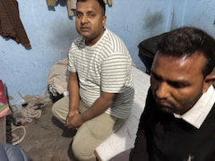Bihar News: किसानों से 20 हजार की घूस लेते पकड़े गए दो अधिकारी, SVU की ट्रैप कार्रवाई से कैमूर में मचा हड़कंप