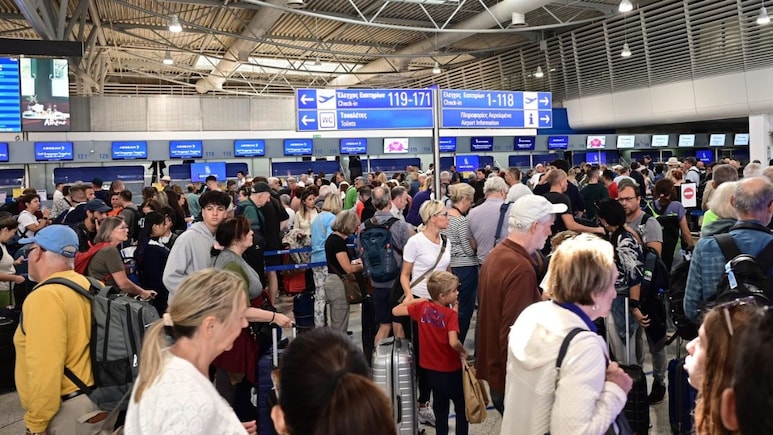 Flights Grounded In Greece Due To Radio Frequency Loss