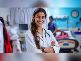 कैसे मिलता है डॉक्टर बनने का लाइसेंस? जानें इसके लिए कौन सी परीक्षा होती है