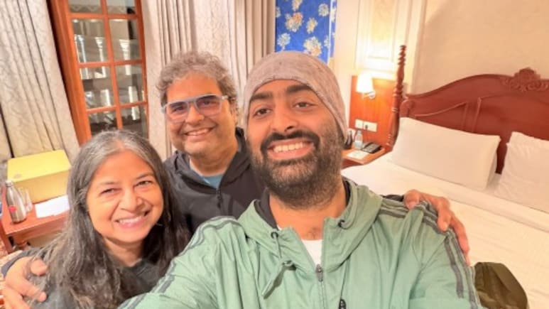 Vishal Bhardwaj Calls Arijit Singh's Retirement "Unfair": "Take Back Your <i>Sanyaas</i>"