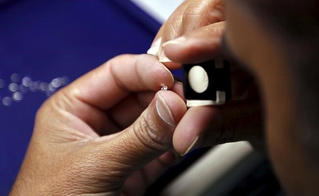 Global Diamond Business Roiled As Cash Crunch Hits Indian Stone Cutting