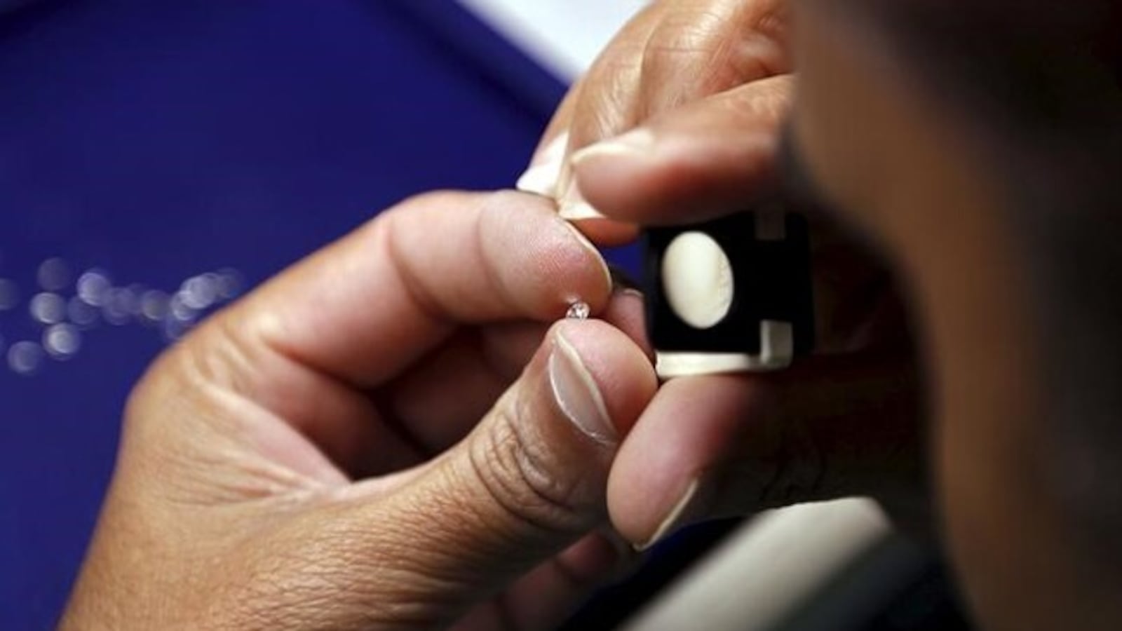 Global Diamond Business Roiled As Cash Crunch Hits Indian Stone Cutting