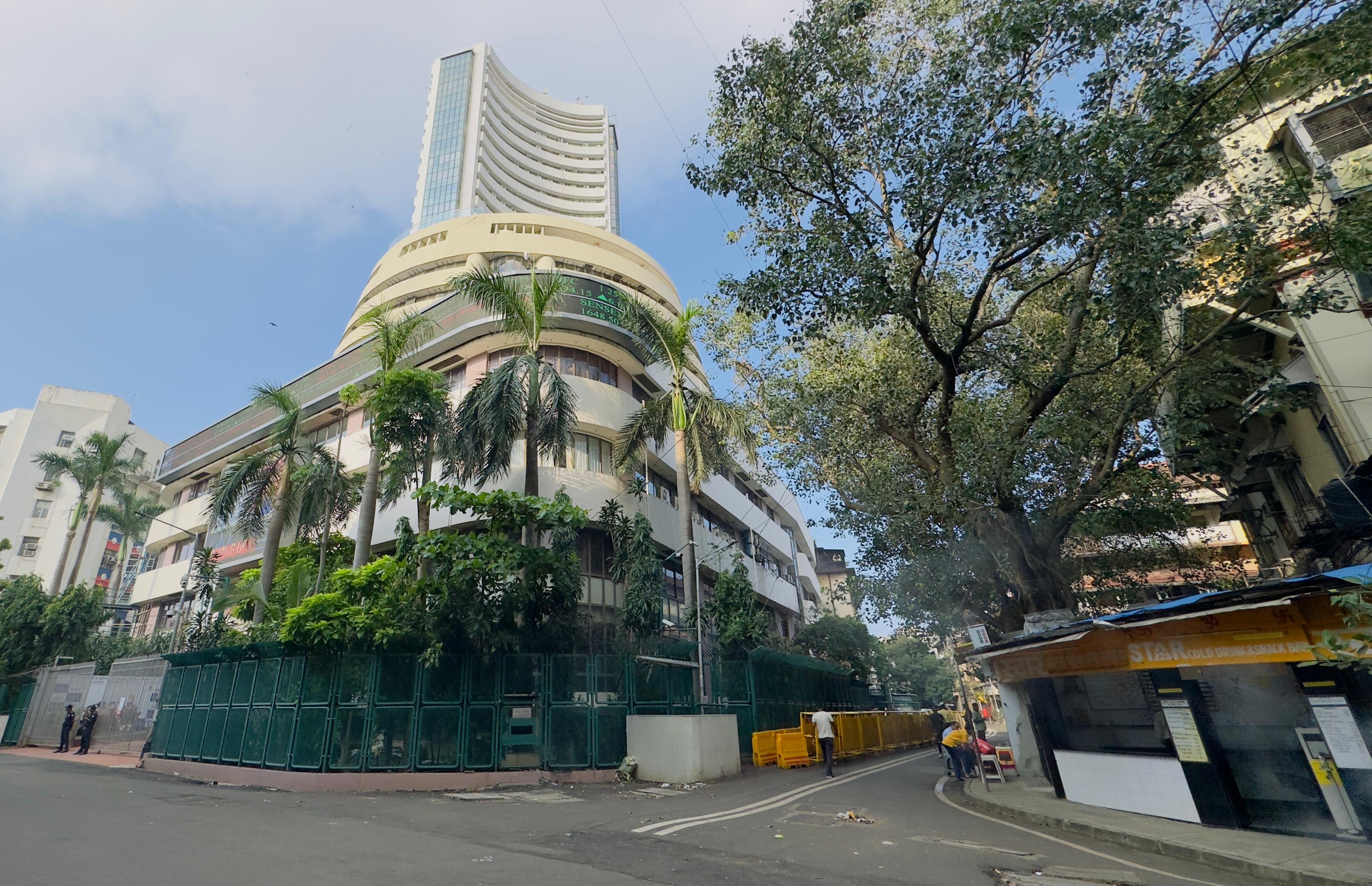 Stock Market Today: Nifty Near 23,200, Sensex Surges Over 800 Points; Autos, Oil & Gas Fuel Rally