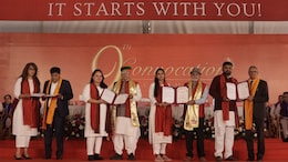 'शिक्षा केवल डिग्री का माध्यम नहीं', वीजीयू के 9वें दीक्षांत समारोह में मंत्री अर्जुन राम मेघवाल ने किया आह्वान