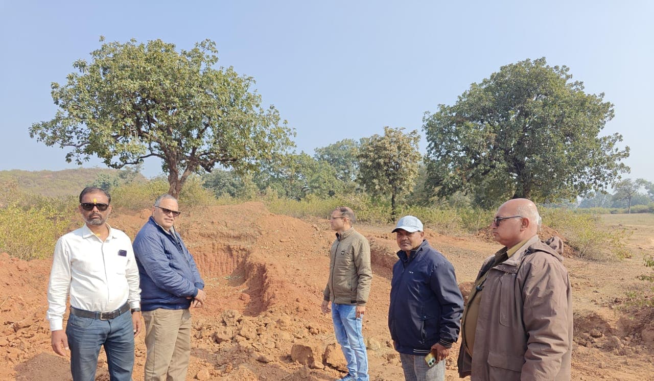 Illegal Mining: सतना सिद्धा पर्वत में अवैध खनन