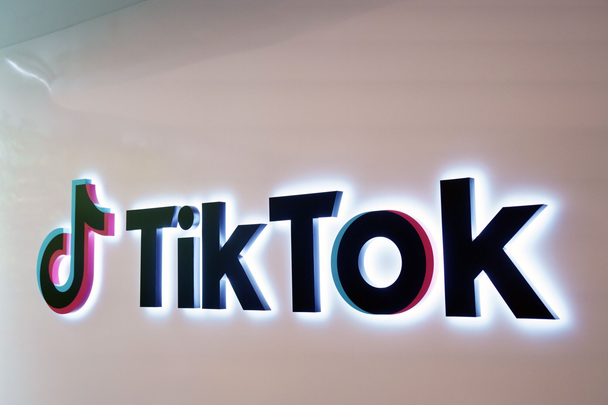 TikTok Eyes $17.5 Billion Shopping Business On Amazon&rsquo;s Turf
