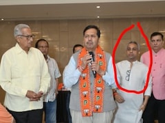 एक तस्‍वीर, मचा सियासी घमासान... BMC चुनाव से पहले मंत्री के साथ दिखा सोनू जालान, विपक्ष ने की आरोपों की बौछार