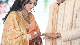 महाकुंभ में हुई मुलाकात, शादी तक पहुंच गई बात, एकदम यूनिक है इस IAS कपल  की लव स्टोरी