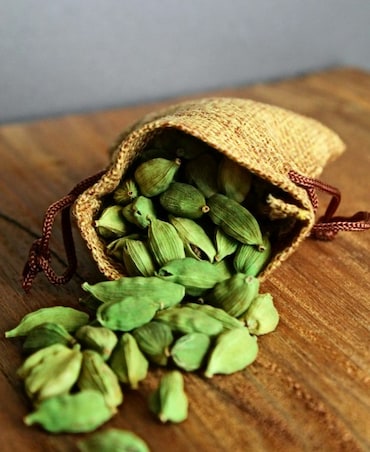 Health Benefits Of Green Cardamom