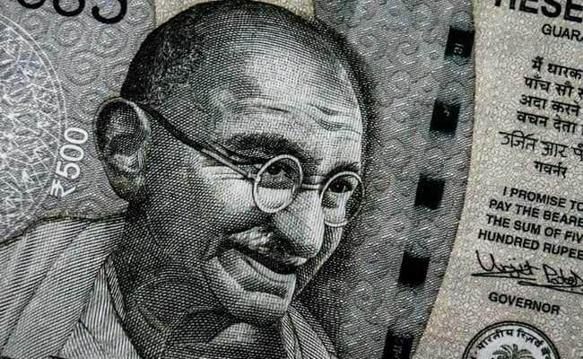 Rupee Falls To 18-Month Low Against US Dollar: 5 Points