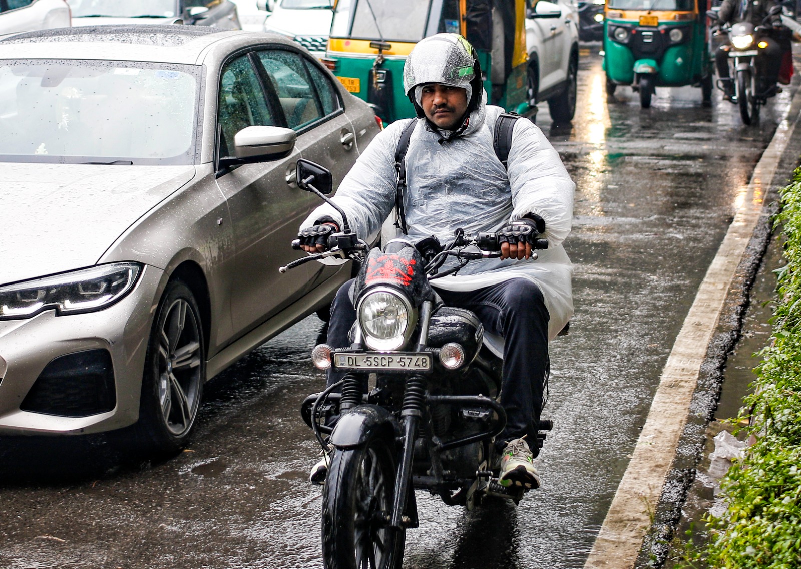 आज तो इंद्रदेव ने दिनभर रुलाया, दिल्ली NCR में कब थमेगी ये बेमौसम बारिश,  जानें 1 हफ्ते तक कैसा रहेगा मौसम