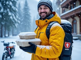 Rain in Delhi NCR: पहाड़ों में बर्फबारी और दिल्ली-NCR में बारिश के बाद बढ़ी ठंड, स्विगी, ज़ोमैटो जैसे डिलीवरी ब्वॉयज कैसे बचें