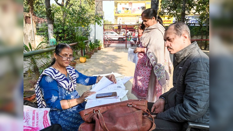 FAQ: यूपी में कितने वोटरों के नाम कटे, कहां सबसे ज्यादा छंटे, SIR की हर बड़ी बात जानिए