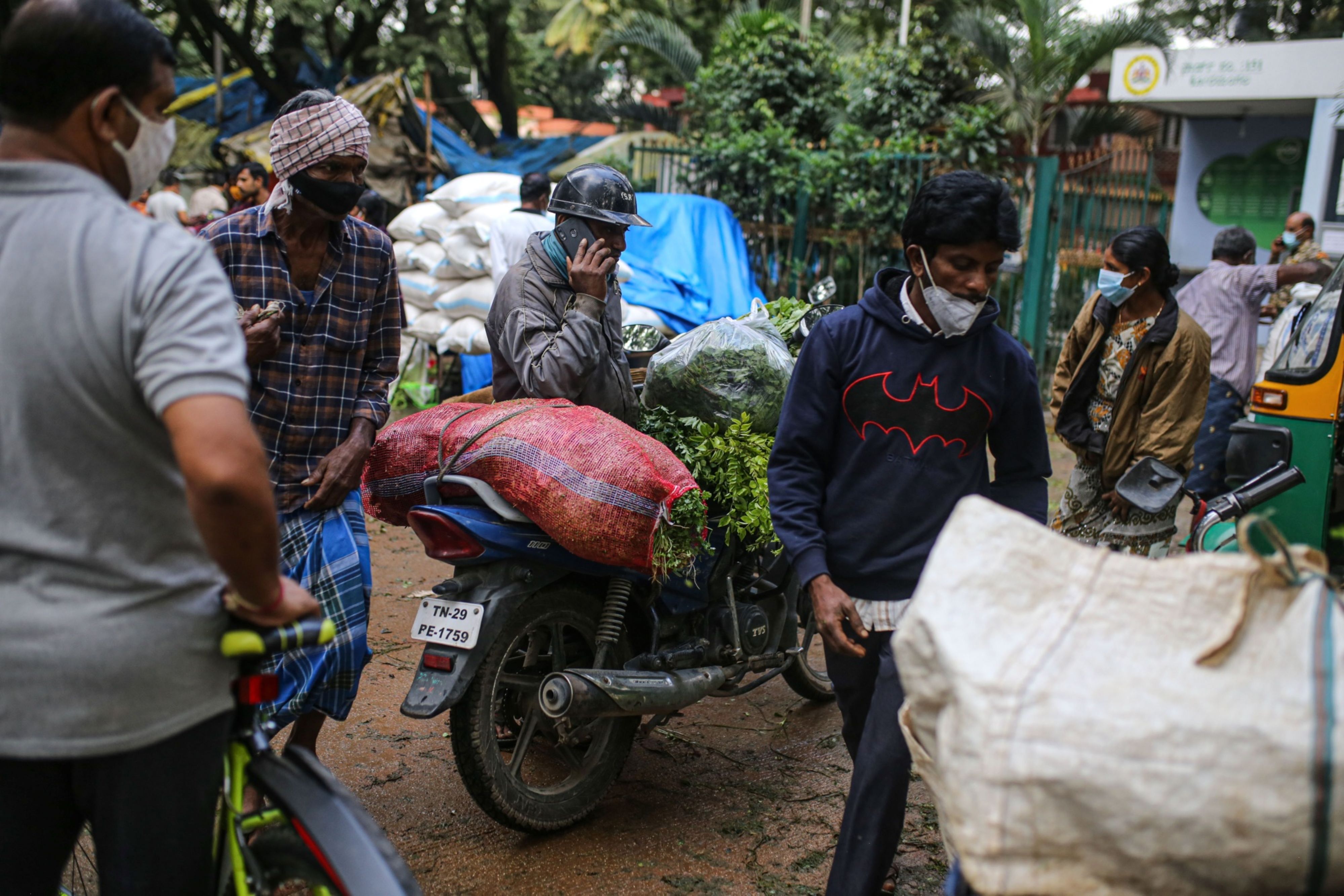 India WPI - Wholesale Price Inflation Eases To 10.7% In September: CARE Ratings