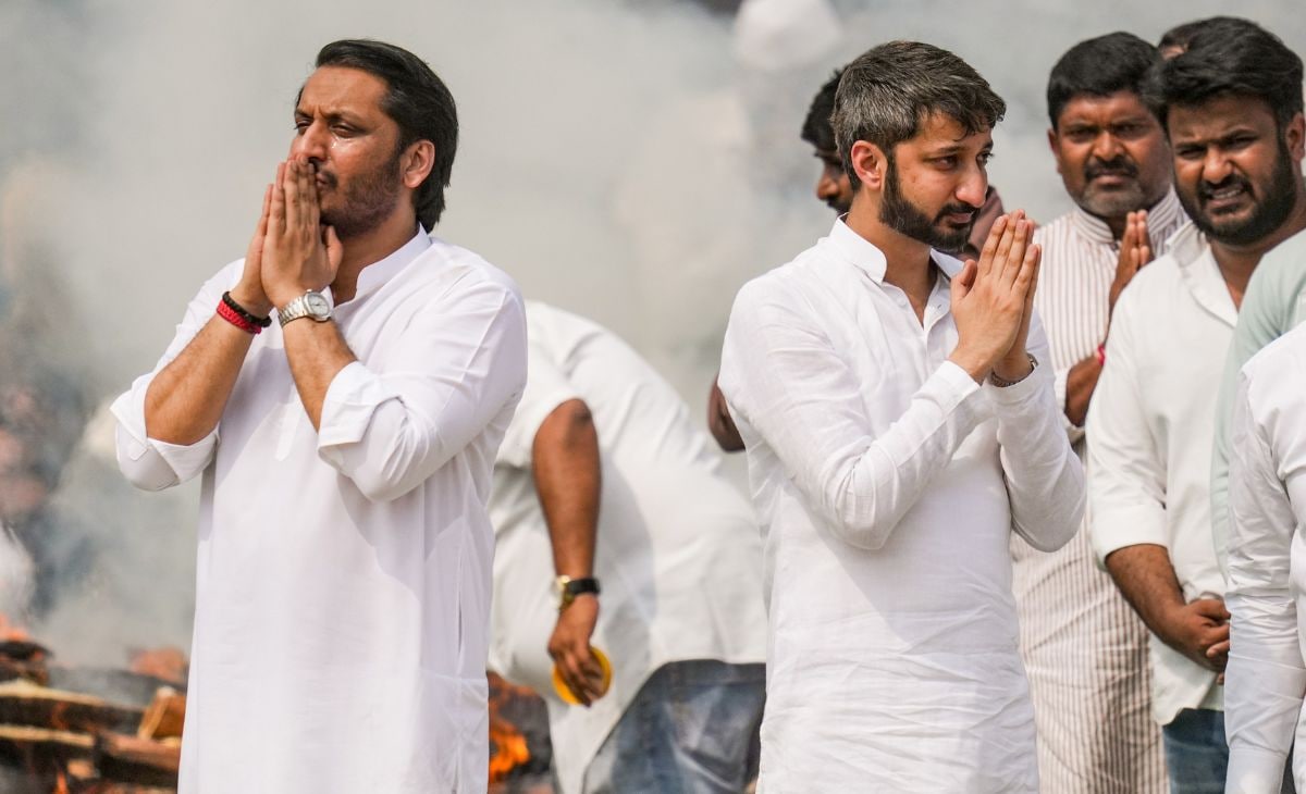 अजित पवार के दोनों बेटे पार्थ और जय पवार.