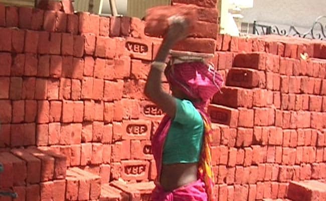Labour Ministry Drive Brings 9 Lakh Wage Workers Into Banking Fold