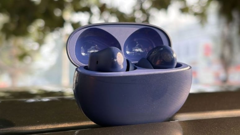 Earbuds भी हो सकते हैं हैक, गुपचुप फोन की सारी बातें सुन सकता है हैकर, तुरंत करें ये काम