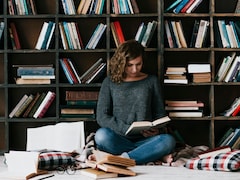 बिना दवा के गायब होगी टेंशन, बस अपनाएं Bibliotherapy जानें किताबों से इलाज का ये अनोखा तरीका