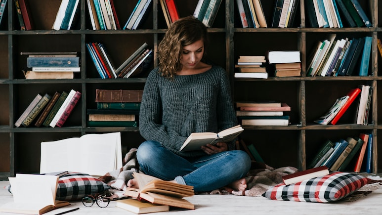 बिना दवा के गायब होगी टेंशन, बस अपनाएं Bibliotherapy जानें किताबों से इलाज का ये अनोखा तरीका