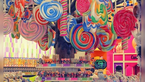 Viral News: गाणं वाजू दया! 800 रुपयांचं लॉलीपॉप कि म्युझिक प्लेअर? खाताच कानामध्ये वाजू लागतंय गाणं