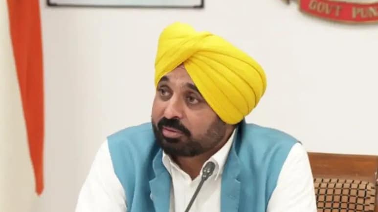 पंजाब में डिजिटल क्रांति! 1.85 लाख लोगों को घर बैठे मिलीं 437 सरकारी सेवाएं, खत्म हुआ दफ्तरों का चक्कर