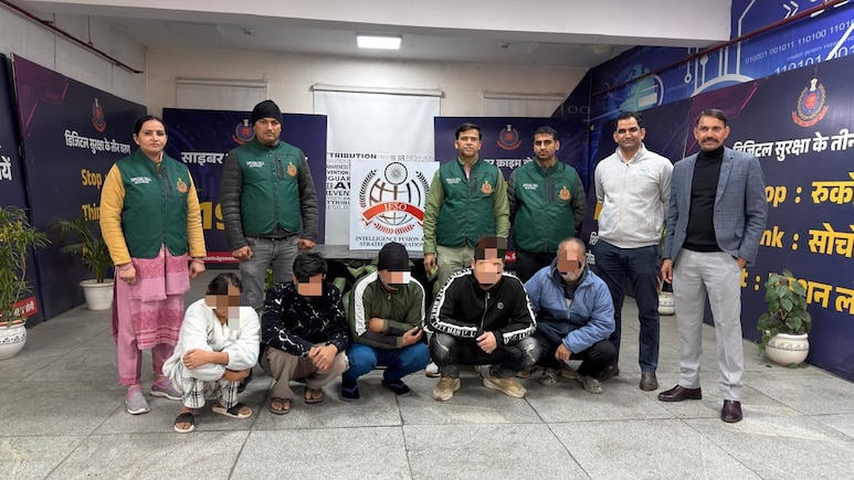 20 हजार ई सिम, पाकिस्तान समेत 5 देशों में नेटवर्क, दिल्ली में 100 करोड़ की साइबर धोखाधड़ी के जाल का भंडाफोड़